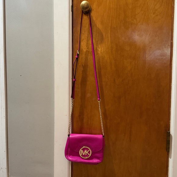 Michael Kors Fuchsia Crossbody AUTHENTIC! - Picture 1 of 7